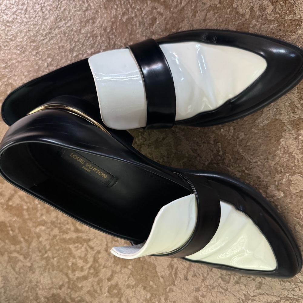 Louis Vuitton 2015 Women’s Loafers Black White Gold Heel Detail Size 7.5 Luxury - Picture 9 of 15